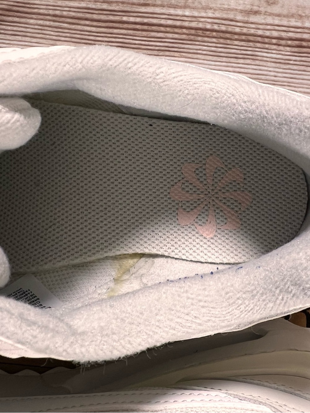 Nike phantom dawn sneakers 8.5 - Picture 8 of 13